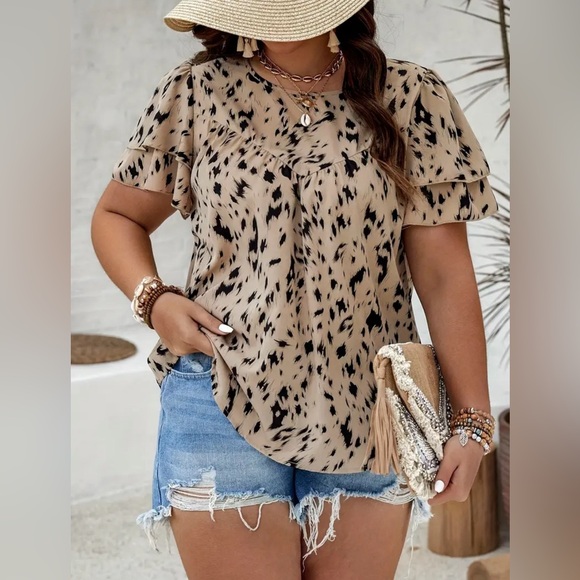 1X Flattering Plus Size Ruffle Sleeve Blouse Vibrant Allover Print Crew Neck - Picture 5 of 6